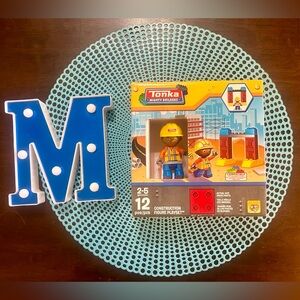Tonka Mighty Builders 12 Piece Construction Figure Playset; Yellow and Brown